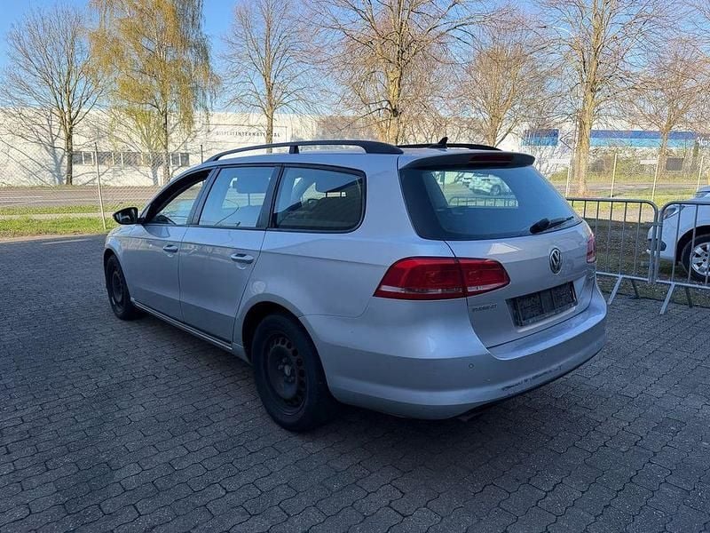 Gebraucht VW Passat Trendline 105 PS (77 kW) 2011 Silber Kombi