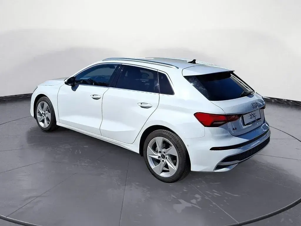 Second-hand Audi A3 Advanced 150 CP (110 kW) 2025 Alb Berlinǎ