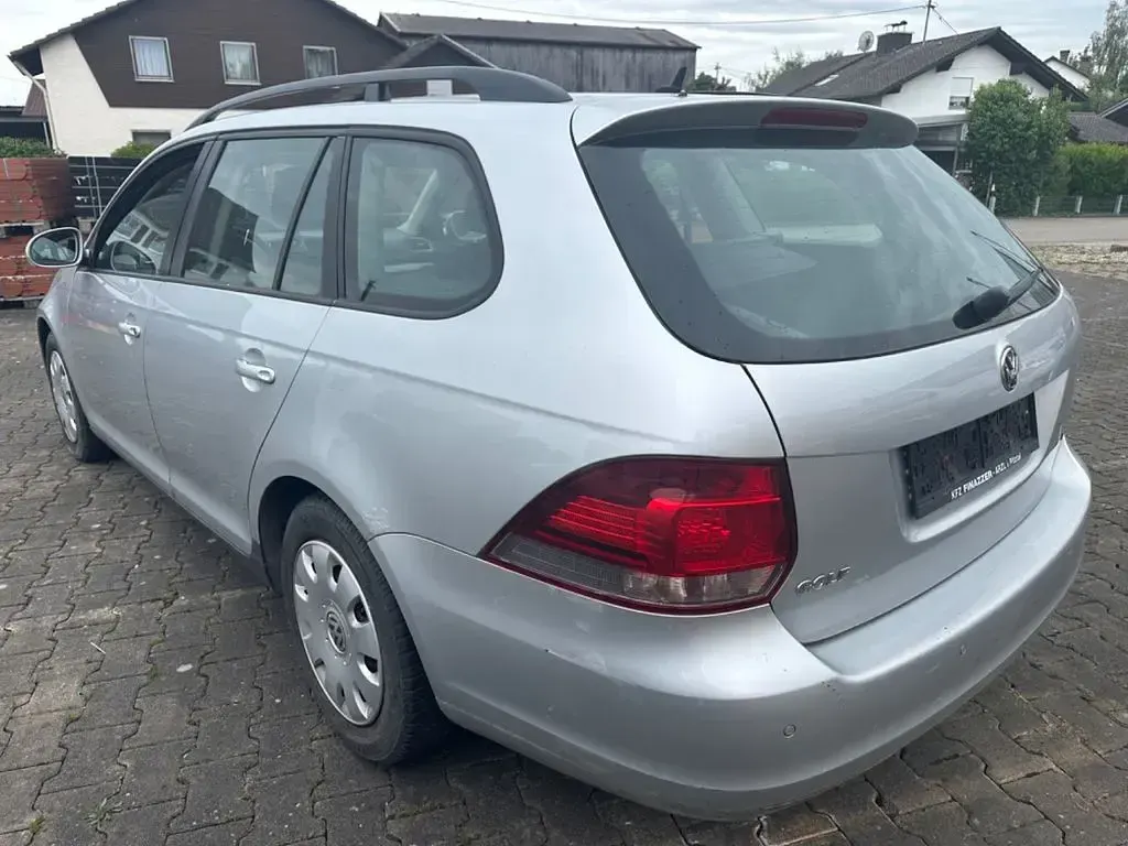 Gebraucht VW Golf VI 90 PS (66 kW) 2011 Silber Kleinwagen