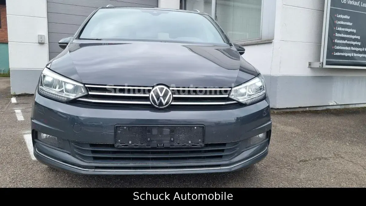 Gebraucht VW Touran United 150 PS (110 kW) 2021 Grau Van / Kleinbus