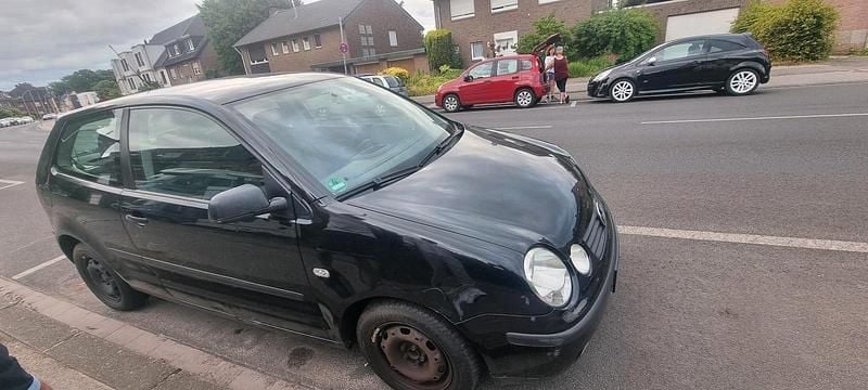 Schwarz Gebraucht 2002 VW Polo Kleinwagen | 800 € (Superpreis) - Bild 1/4