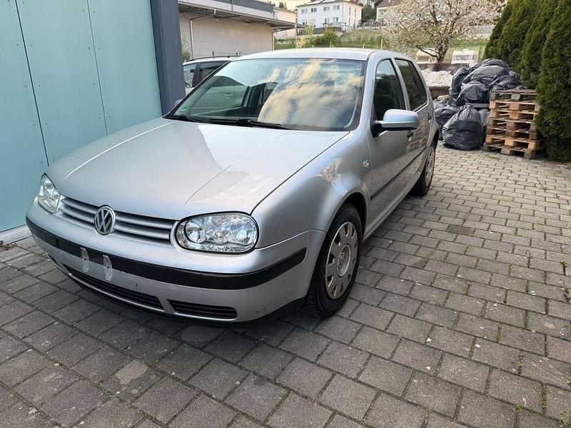 Gebraucht VW Golf IV 102 PS (75 kW) 2001 Silber Limousine