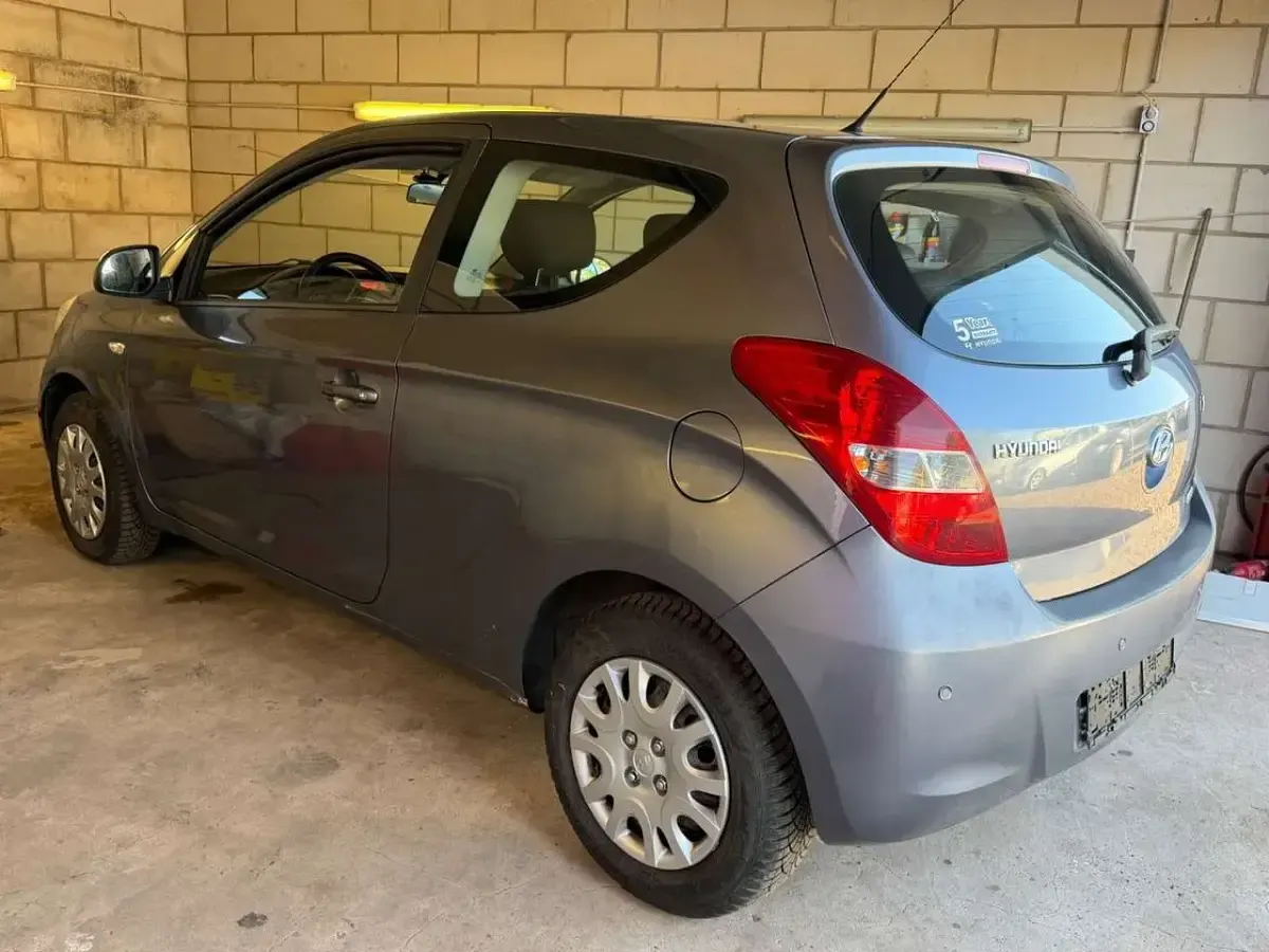 Gebraucht Hyundai i20 Comfort 75 PS (55 kW) 2010 Blau Kleinwagen