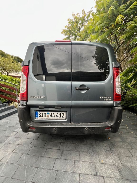 Grau Gebraucht 2015 Peugeot Expert Van | 8.400 € (Fairer Preis) - Bild 1/4