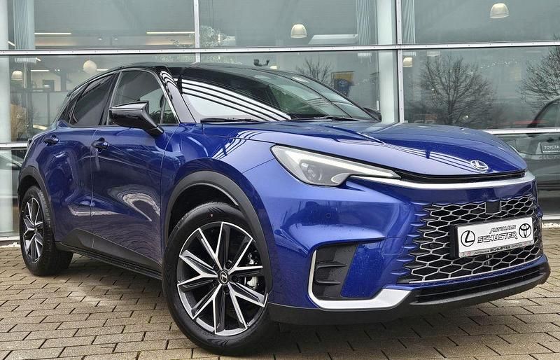 Neu Lexus LBX 136 PS (100 kW) 2025 Nachtblauschwarz metallic SUV