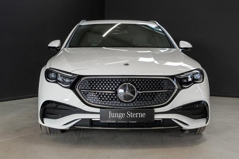 Gebraucht Mercedes E300 AMG 313 PS (230 kW) 2025 Polarweiss Kombi