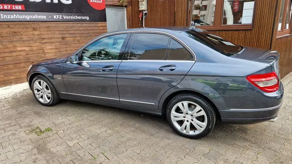 Gebraucht Mercedes C230 Avantgarde 204 PS (150 kW) 2009 Grau Limousine