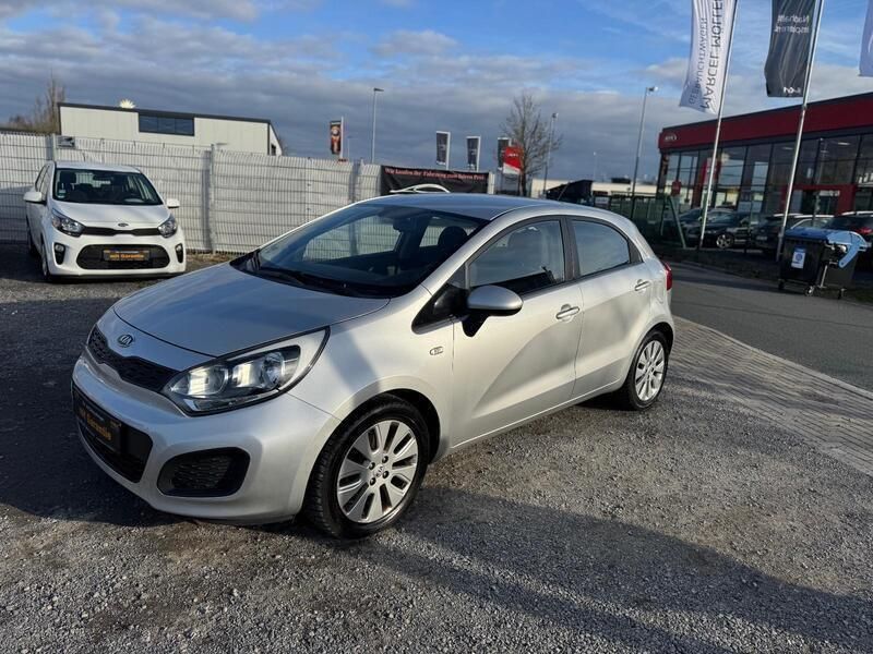 Grau Gebraucht 2011 Kia Rio Kleinwagen | 4.790 € (Fairer Preis) - Bild 1/4
