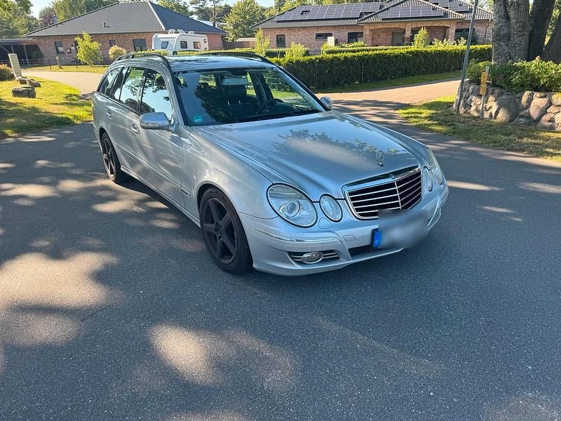 Silber Gebraucht 2008 Mercedes E220 Kombi | 3.450 € (Superpreis) - Bild 1/4