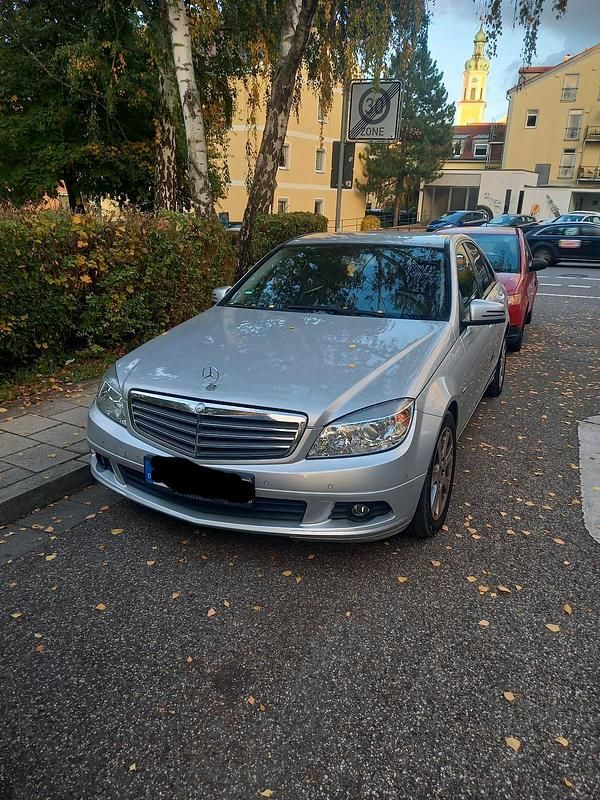 Silber Gebraucht 2010 Mercedes C220 Limousine | 5.700 € (Guter Preis) - Bild 1/4