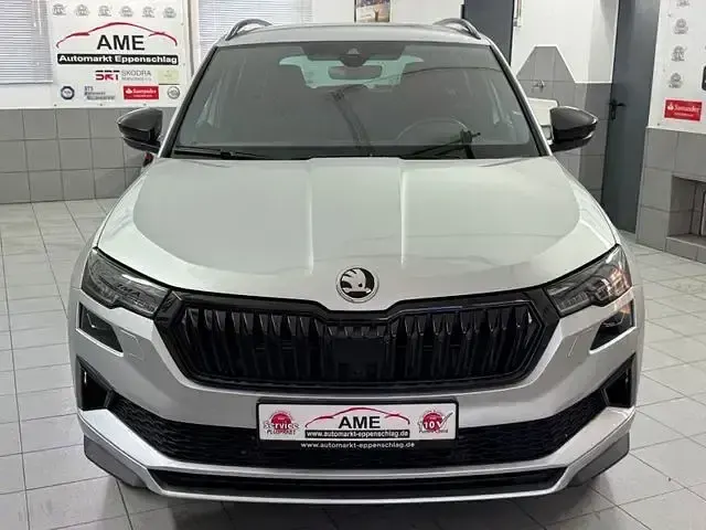 Gebraucht Skoda Karoq SportLine 190 PS (139 kW) 2024 Silber SUV