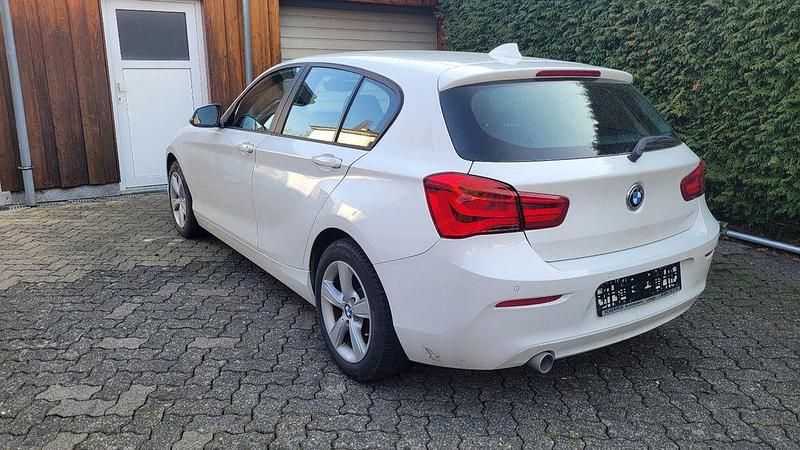 Gebraucht BMW 116 Advantage 116 PS (85 kW) 2016 Weiß Kleinwagen