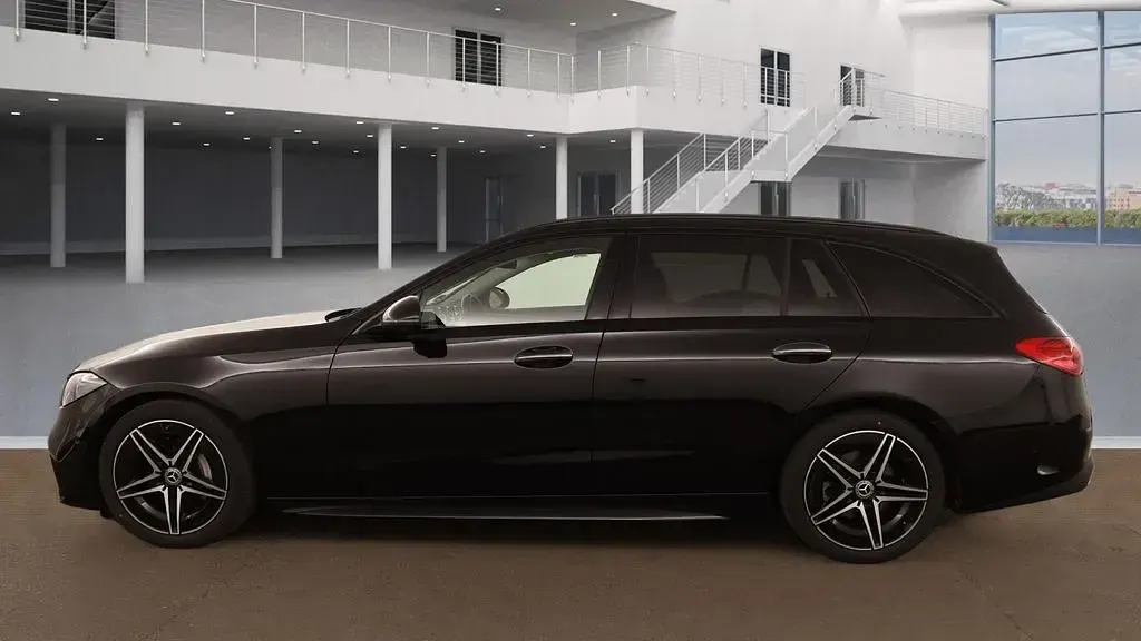 Gebraucht Mercedes C200 AMG 184 PS (135 kW) 2023 Schwarz Limousine