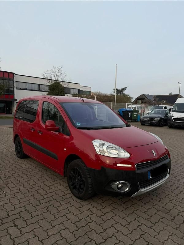 Gebraucht Peugeot TePee 92 PS (67 kW) 2014 Van / Kleinbus