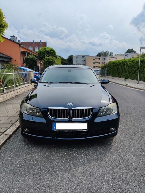 Gebraucht BMW 325 262 PS (192 kW) 2008 Blau Limousine