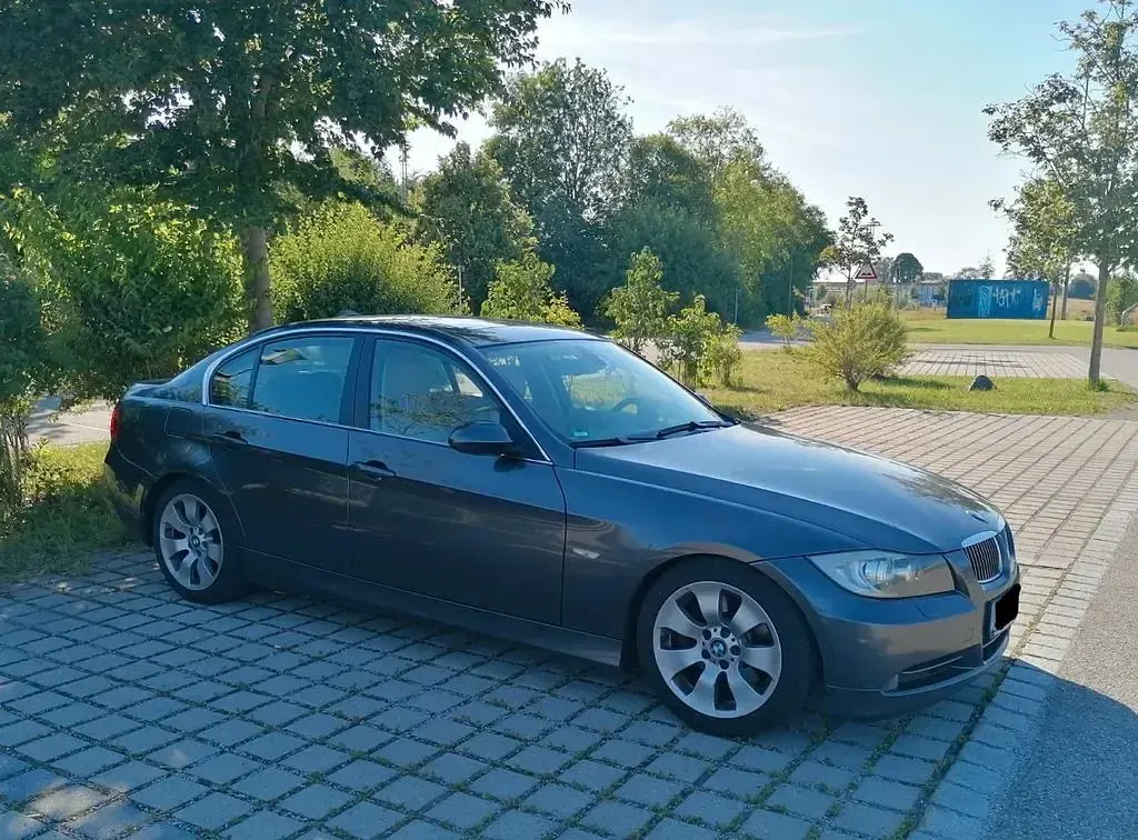 Gebraucht BMW 330 Sport Line 258 PS (189 kW) 2005 Grau Limousine