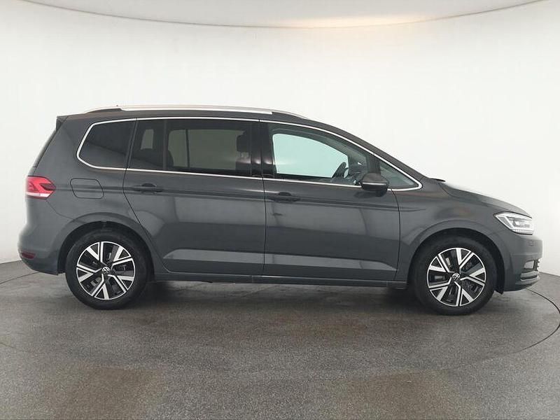 Gebraucht VW Touran Highline 150 PS (110 kW) 2025 Delfingrau Van / Kleinbus