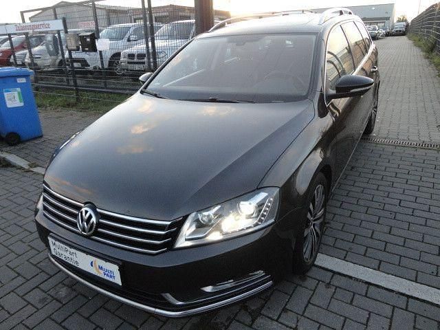 Schwarz Gebraucht 2014 VW Passat Edition Kombi | 8.990 € (Guter Preis) - Bild 1/4