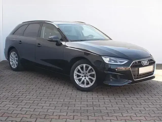 Używany Audi A4 150 KM (110 kW) 2022 Czarny Kombi