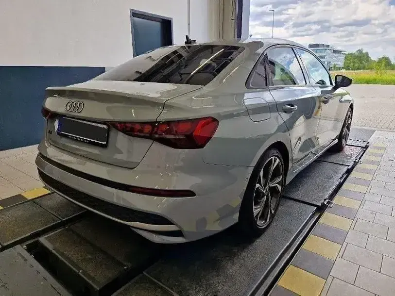 Gebraucht Audi A3 S-Line 116 PS (85 kW) 2024 Grau Limousine