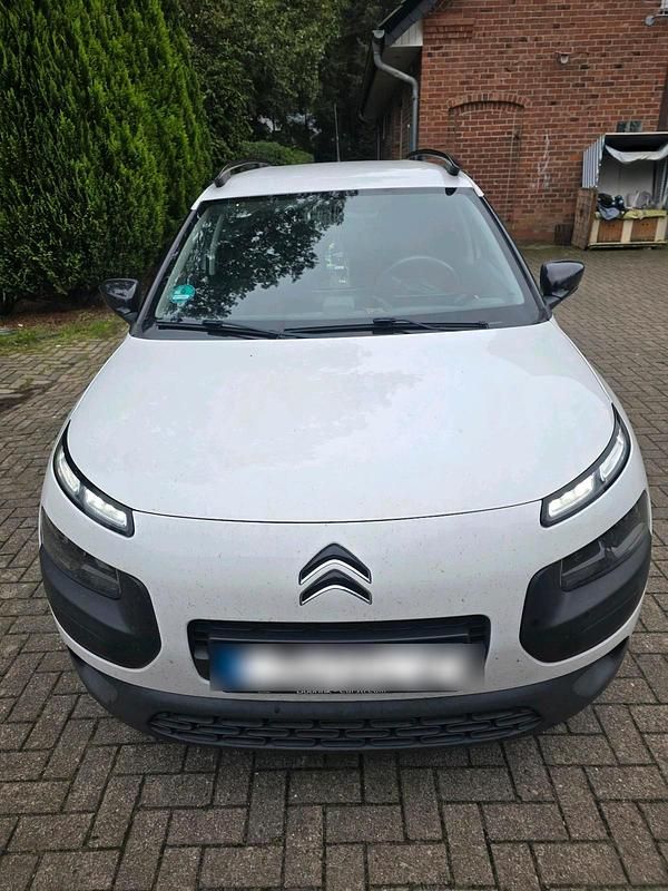 Weiß Gebraucht 2016 Citroën C4 Limousine | 4.999 € (Superpreis) - Bild 1/4