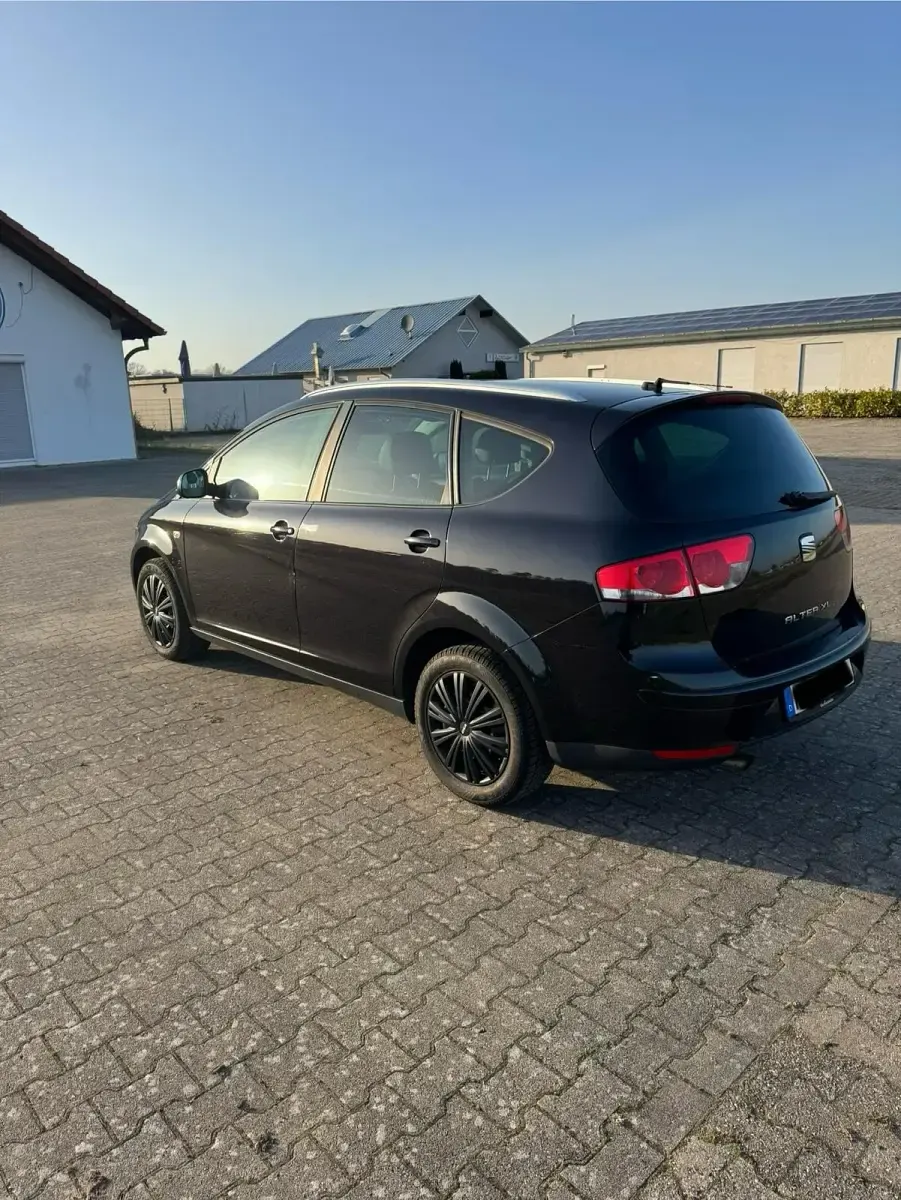Gebraucht Seat Altea XL 105 PS (77 kW) 2011 Schwarz Van / Kleinbus