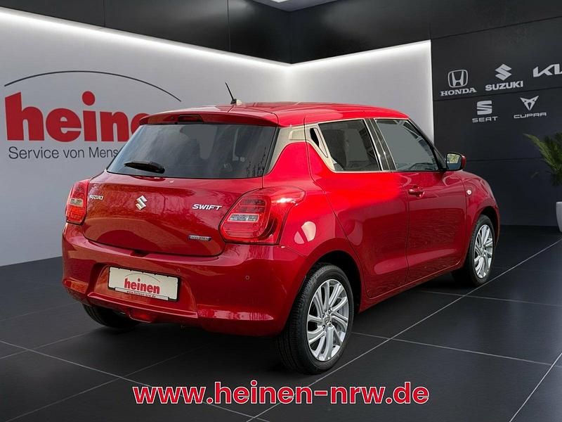 Gebraucht Suzuki Swift Comfort 83 PS (61 kW) 2021 Rot Kleinwagen