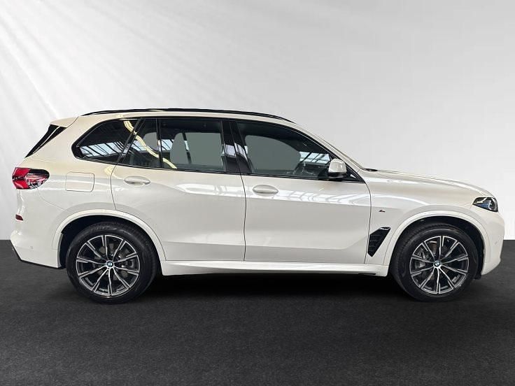 Gebraucht BMW X5 M Sport 352 PS (258 kW) 2024 Mineralweiss metallic SUV