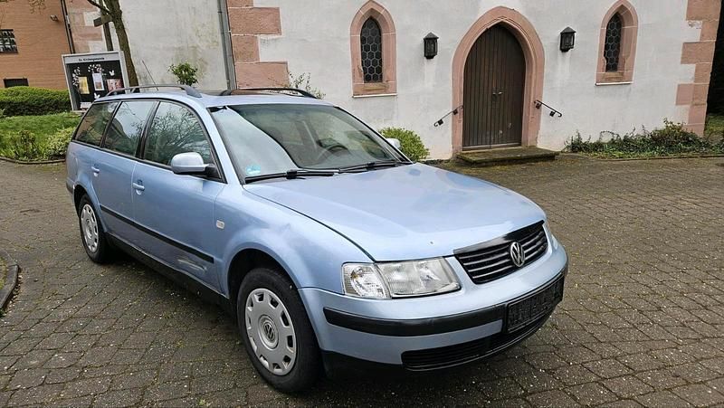 Gebraucht VW Passat 125 PS (91 kW) 2000 Blau Kombi