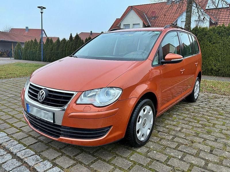 Orange Gebraucht 2010 VW Touran Van / Kleinbus | 3.999 € (Superpreis) - Bild 1/4
