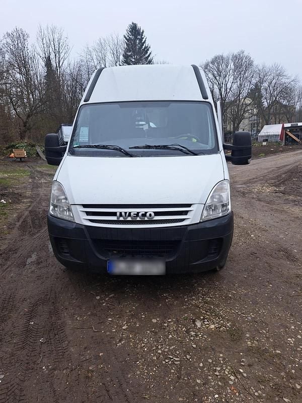Weiß Gebraucht 2007 Iveco Daily Van / Kleinbus | 4.500 € - Bild 1/4