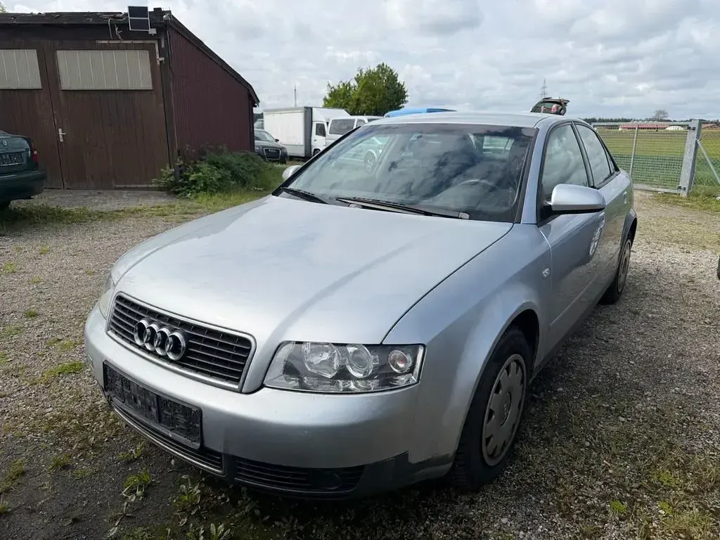 Gebraucht Audi A4 131 PS (96 kW) 2001 Silber Limousine