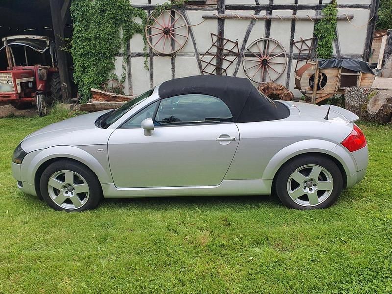 Second-hand Audi TT 180 CP (132 kW) 2001 Argintiu Coupe