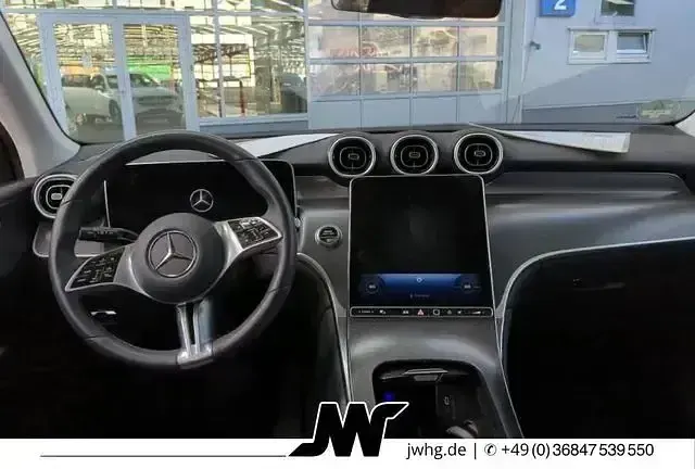 Gebraucht Mercedes GLC220 Avantgarde 197 PS (144 kW) 2023 Weiß SUV