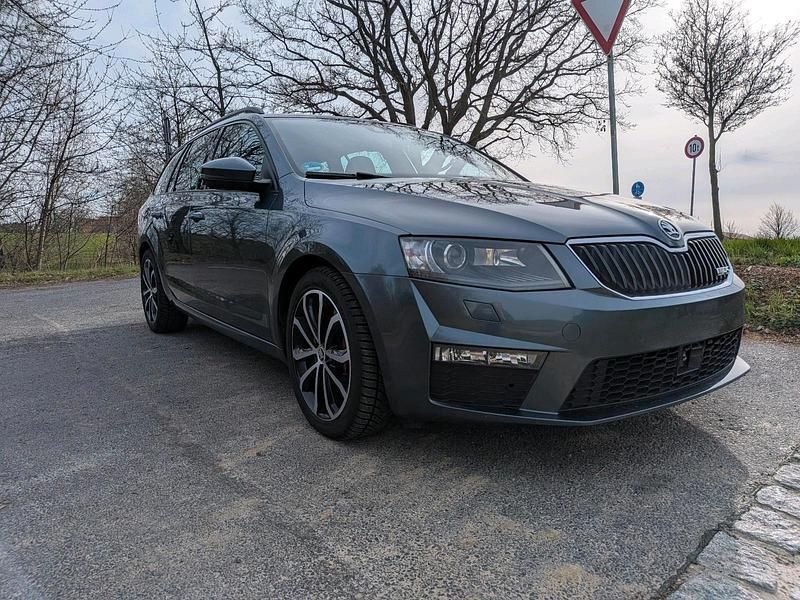 Gebraucht Skoda Octavia RS 220 PS (161 kW) 2016 Grau Kleinwagen