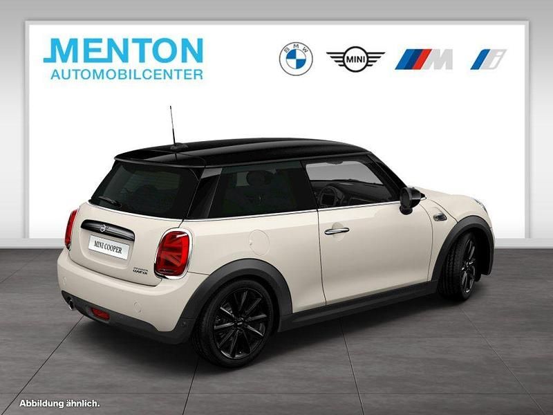 Gebraucht Mini Cooper Chili 136 PS (100 kW) 2021 Weiß Kleinwagen