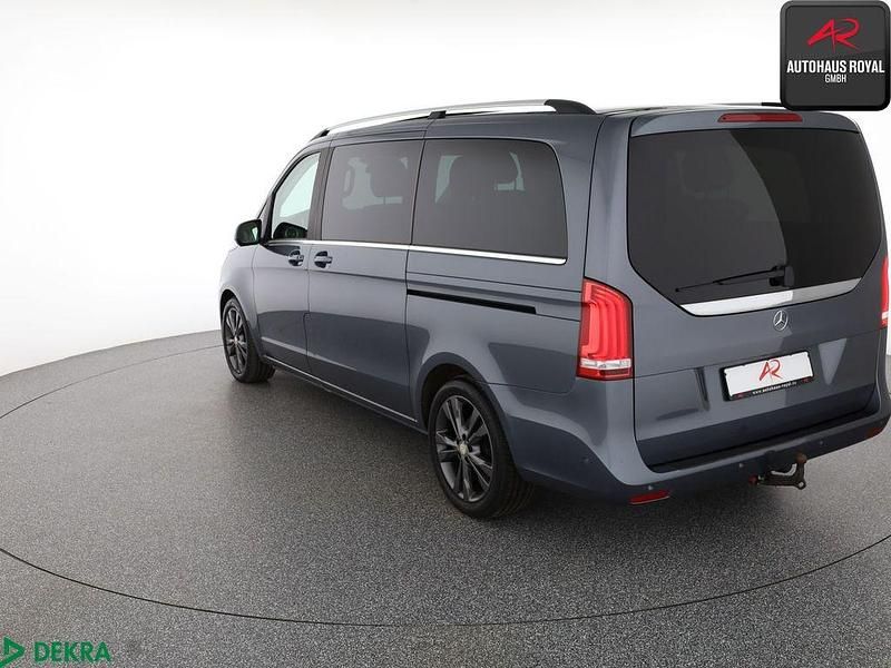 Gebraucht Mercedes V220 163 PS (119 kW) 2018 Flintgrau Van / Kleinbus