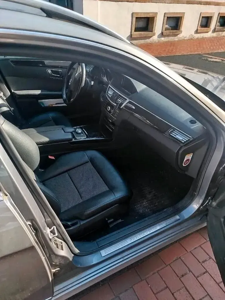 Gebraucht Mercedes E250 Avantgarde 211 PS (155 kW) 2011 Silber Kombi