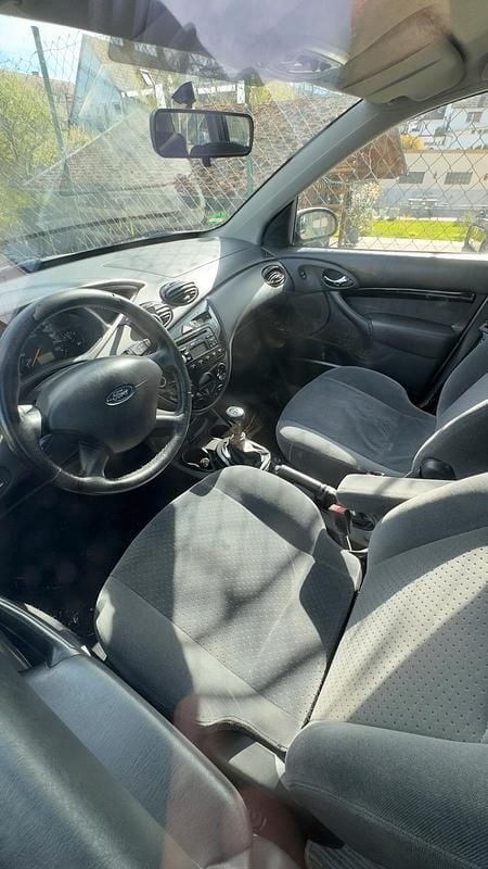 Gebraucht Ford Focus 100 PS (73 kW) 2004 Silber Kombi