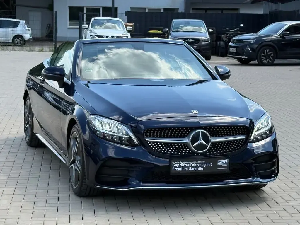 Gebraucht Mercedes C300 AMG line 258 PS (189 kW) 2019 Blau Cabrio