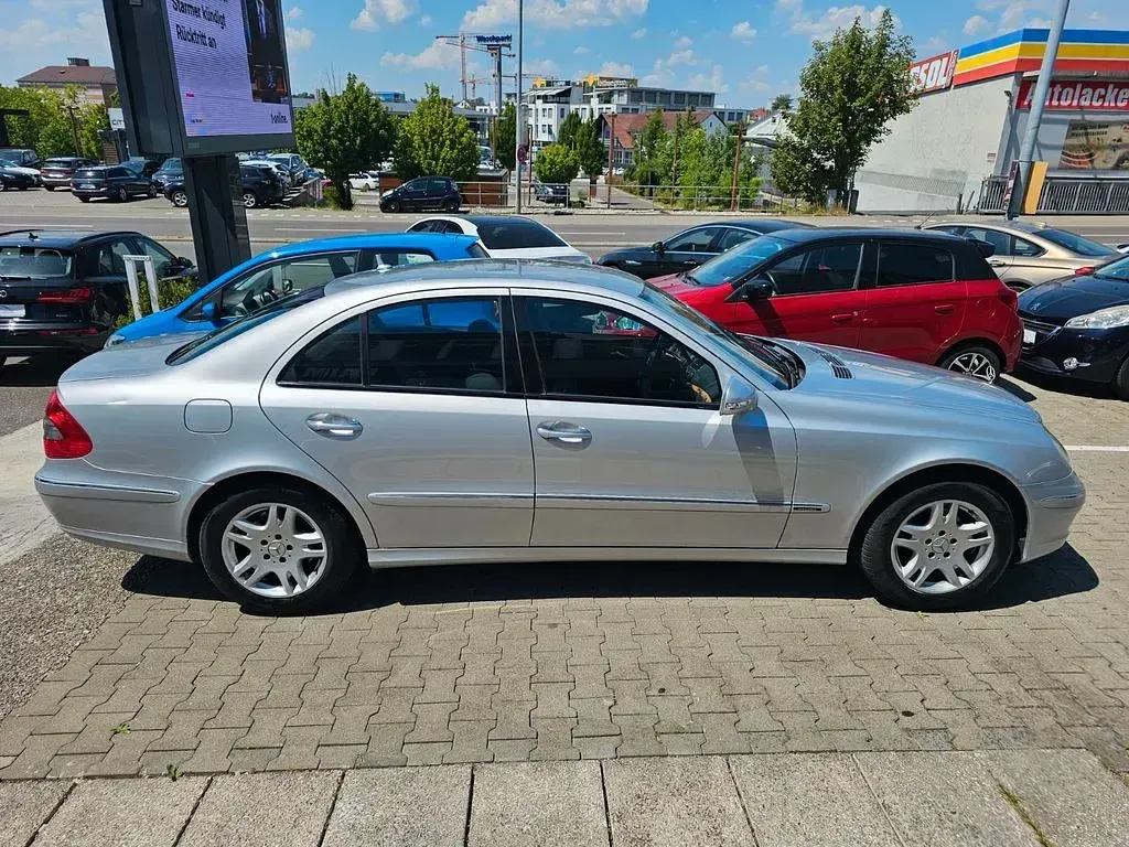 Gebraucht Mercedes E220 170 PS (125 kW) 2007 Silber Limousine