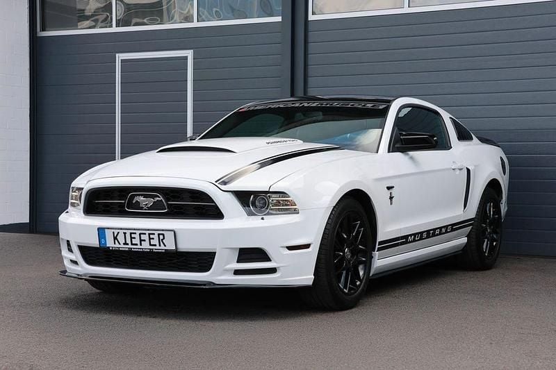 Gebraucht Ford Mustang Ambiente 305 PS (224 kW) 2014 Weiß Coupé