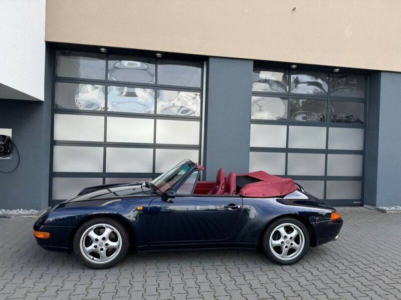 Nachtblau met. Gebraucht 1995 Porsche 993 Cabrio | 96.993 € - Bild 1/4