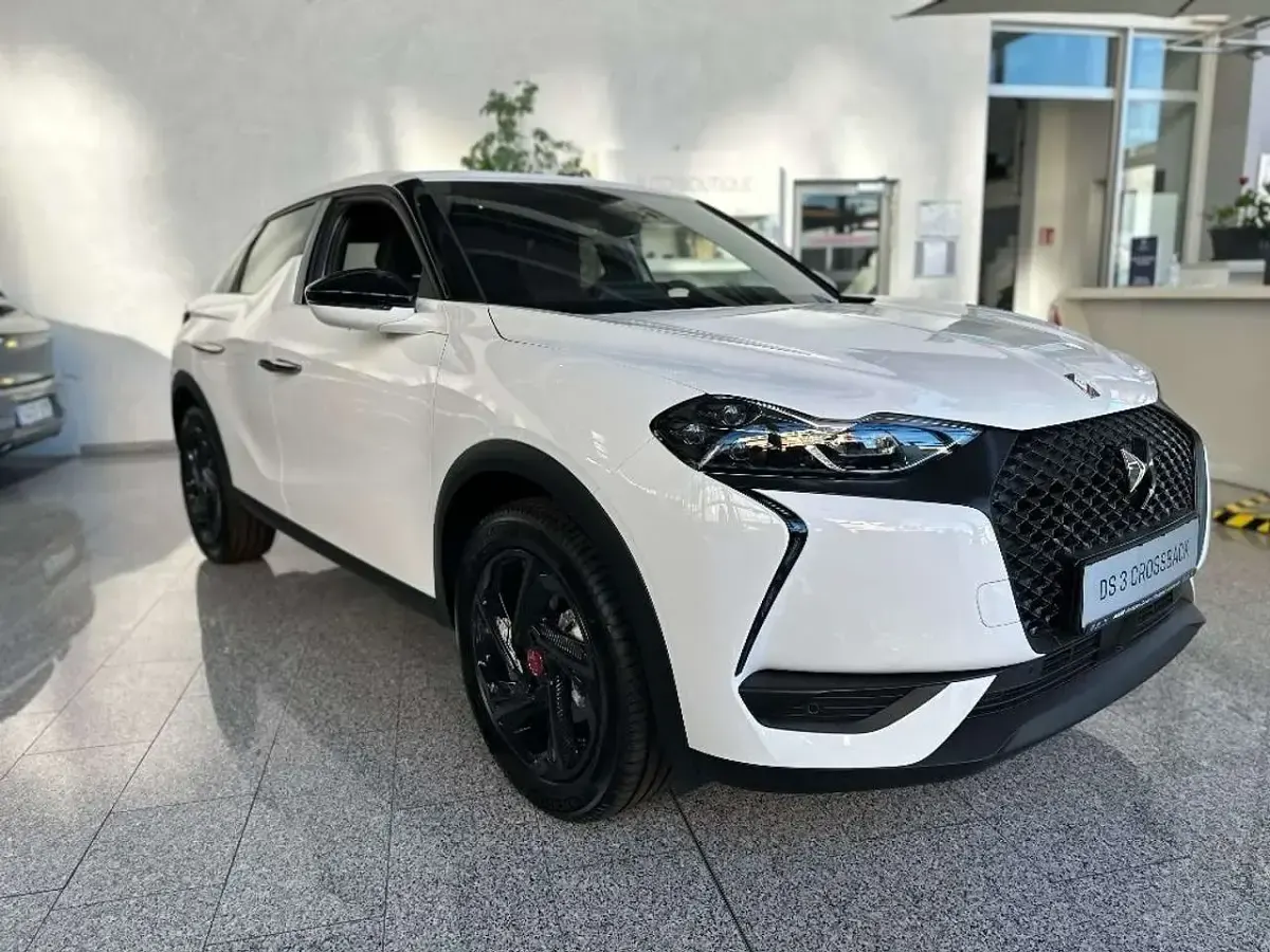 Gebraucht DS Automobiles DS3 Crossback E-Tense Performance Line Plus 100 kW (136 PS) 2023 Weiss SUV