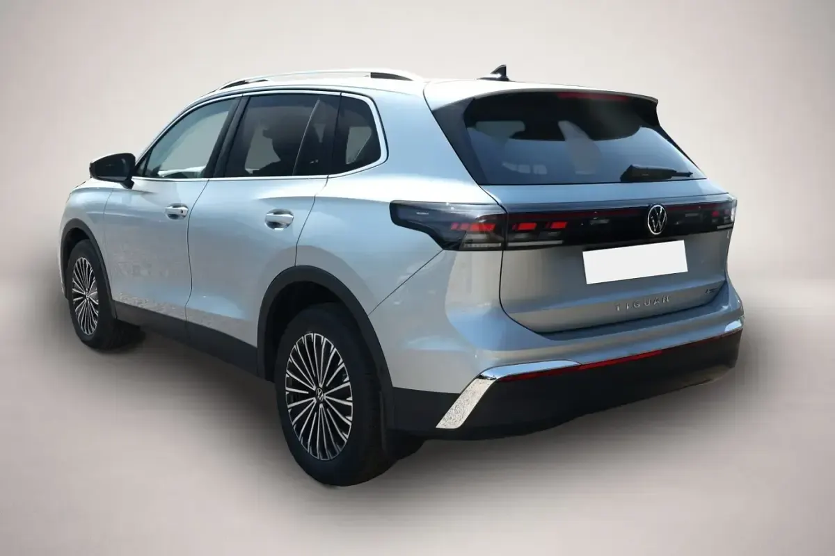 Neu VW Tiguan 193 PS (141 kW) 2026 Silber SUV