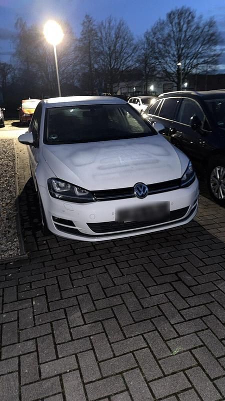 Gebraucht VW Golf VII 122 PS (89 kW) 2014 Weiß Limousine