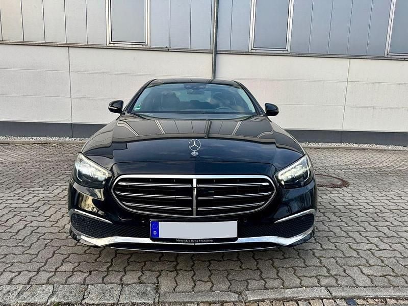 Gebraucht Mercedes E220 Exclusive 194 PS (142 kW) 2020 Schwarz Limousine