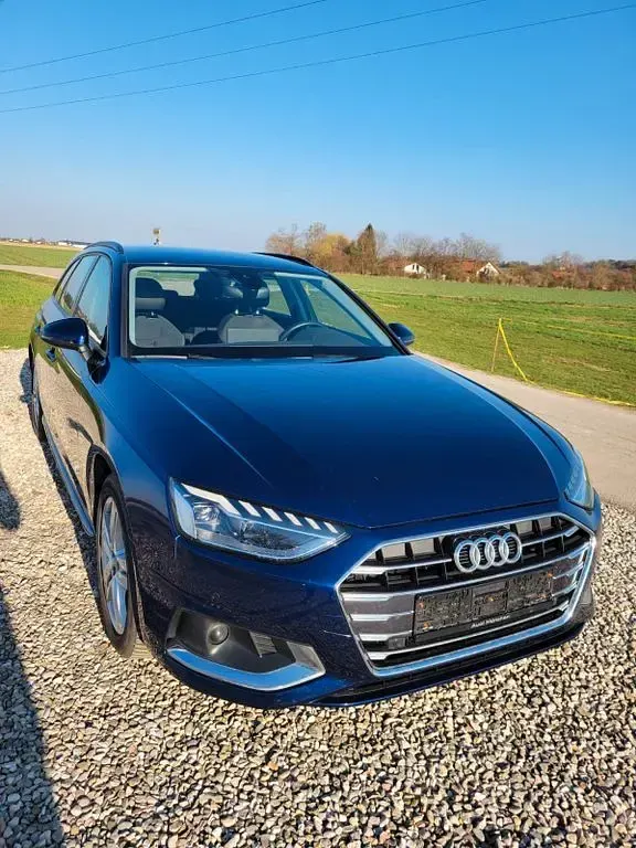 Gebraucht Audi A4 Advanced 204 PS (150 kW) 2021 Blau Kombi