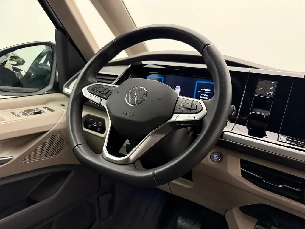 Gebraucht VW Multivan Life 204 PS (150 kW) 2025 Silber Van / Kleinbus