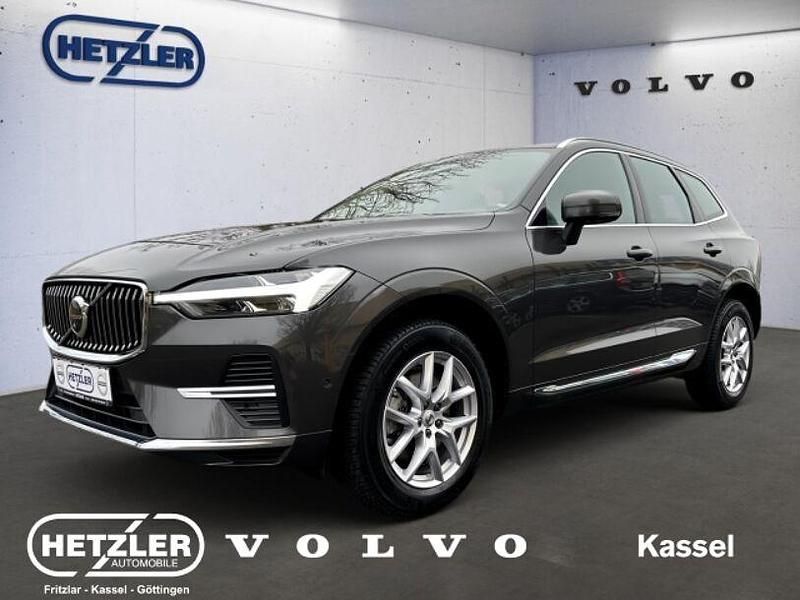 Platinum grey / metallic Gebraucht 2023 Volvo XC60 Plus SUV | 44.450 € (Fairer Preis) - Bild 1/4